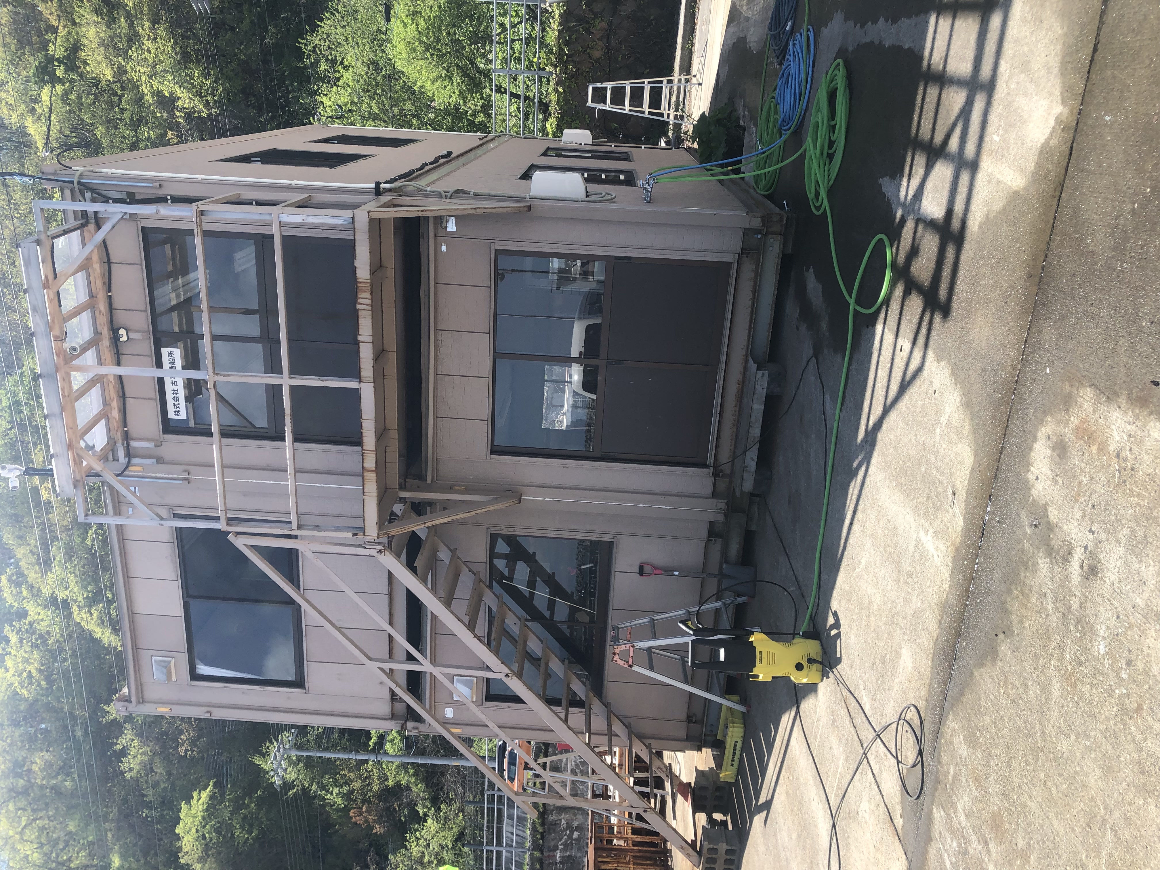社屋１